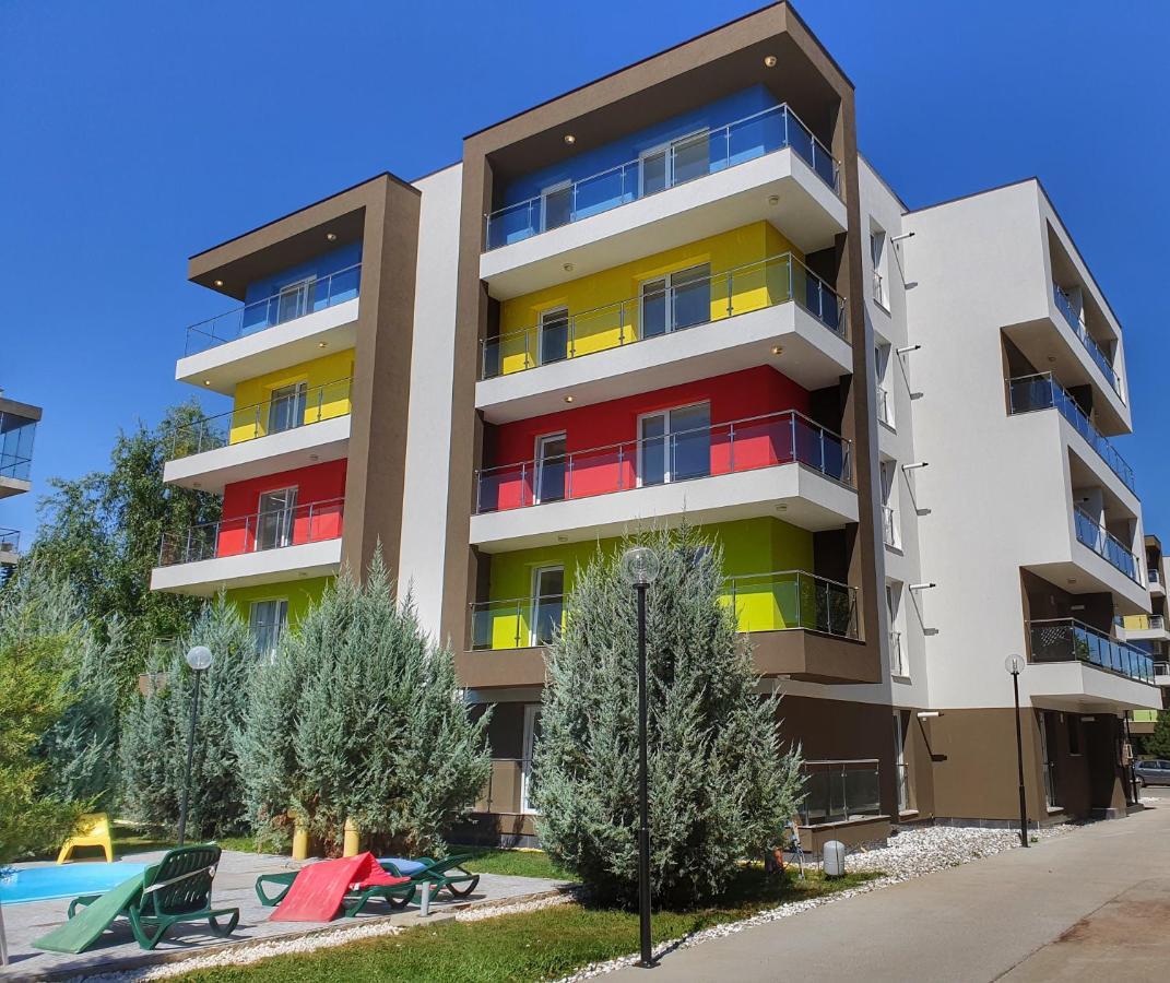 Portobella Airport Aparthotel - Self Check In Otopeni Dış mekan fotoğraf